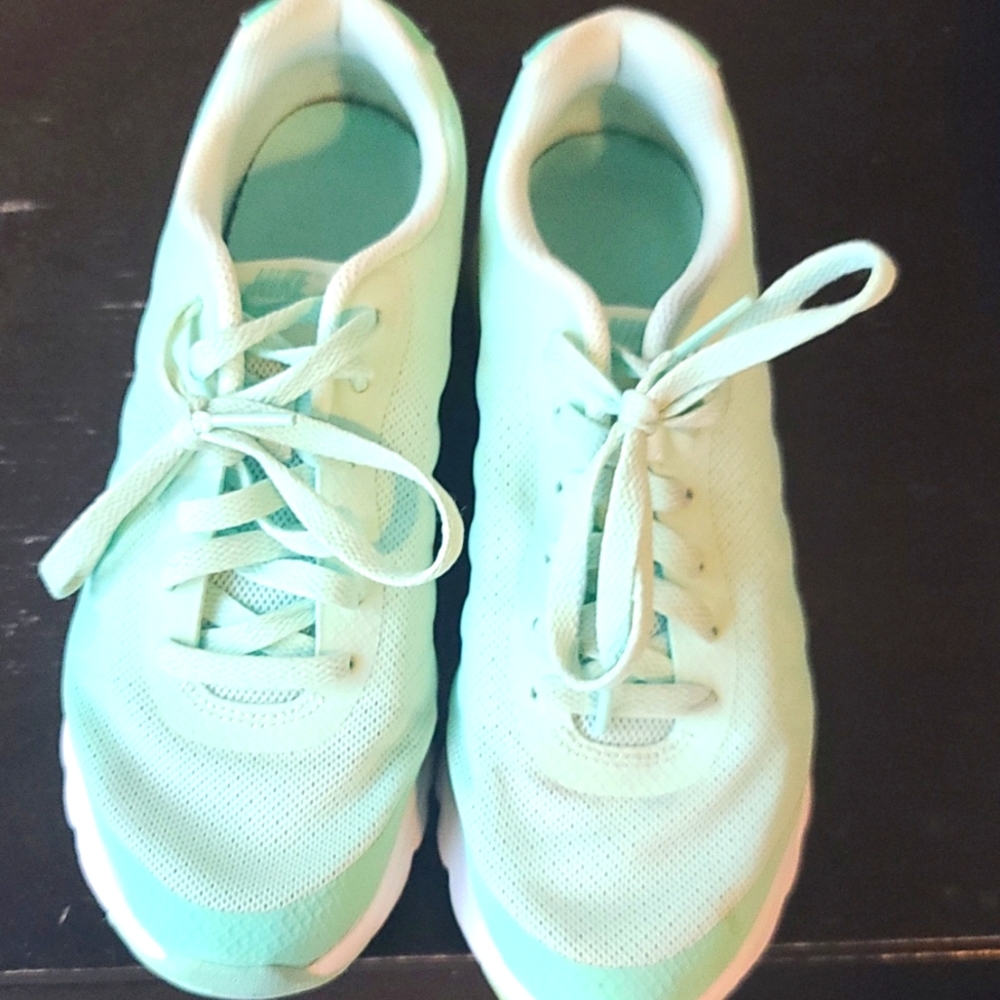 Cute turquoise color womensNike shoes